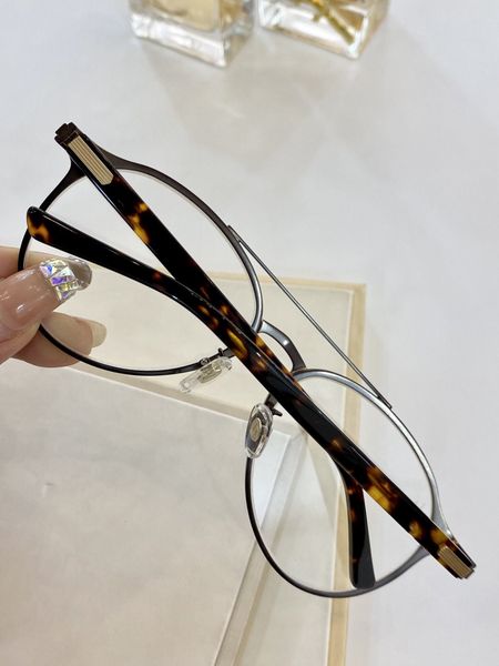 new brand unique design men's two-color electroplating metal sunglasses, simple daily eyeglass frame ct0212s, Black
new brand unique design men's two-color electroplating metal sunglasses, simple daily eyeglass frame ct0212s, Black