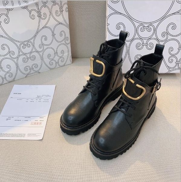 2021 luxury designer women genuine leather v metal buckle martin boot motorcycle boots outdoor thick bottom shoes boot, Black
2021 luxury designer women genuine leather v metal buckle martin boot motorcycle boots outdoor thick bottom shoes boot, Black