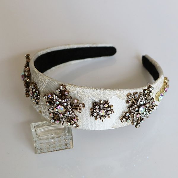 white crown tiara headband rhinestone pentagonal heart wedding jewelry hair accessories women handmade girl party bijoux cheveux y200409, Slivery;golden
white crown tiara headband rhinestone pentagonal heart wedding jewelry hair accessories women handmade girl party bijoux cheveux y200409, Slivery;golden
