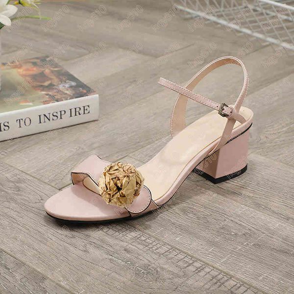 leather mid-heel genuine sandal italy fashion women sandals heel height 5cm summer shoes size 35-42, Black
leather mid-heel genuine sandal italy fashion women sandals heel height 5cm summer shoes size 35-42, Black
