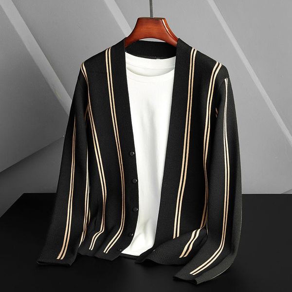 autumn slim-fit cardigan sweater men's light business casual gentleman's outer sweater coat fashion men's, White;black
autumn slim-fit cardigan sweater men's light business casual gentleman's outer sweater coat fashion men's, White;black