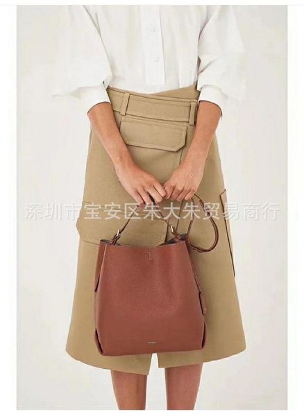 shoulder bags juanjuan bucket bag women's large capacity leather versatile foreign style messenger
shoulder bags juanjuan bucket bag women's large capacity leather versatile foreign style messenger