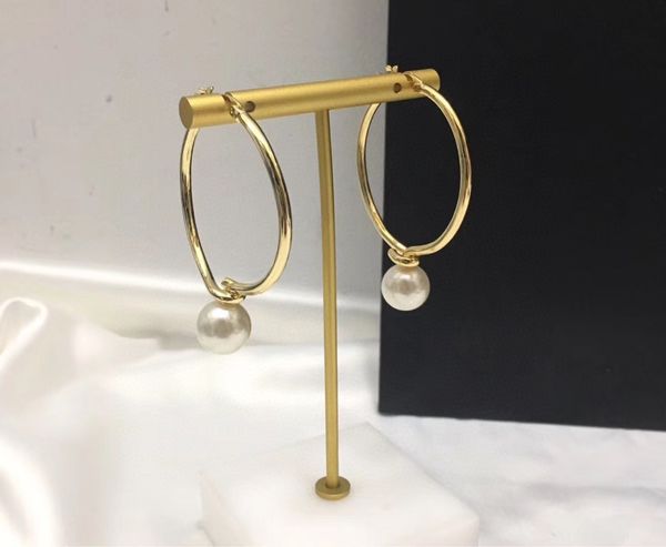 spring/summer fashion new earrings luxury custom brass plated thick gold s925 silver needle elegant popular logo pearl earrings, Golden;silver
spring/summer fashion new earrings luxury custom brass plated thick gold s925 silver needle elegant popular logo pearl earrings, Golden;silver