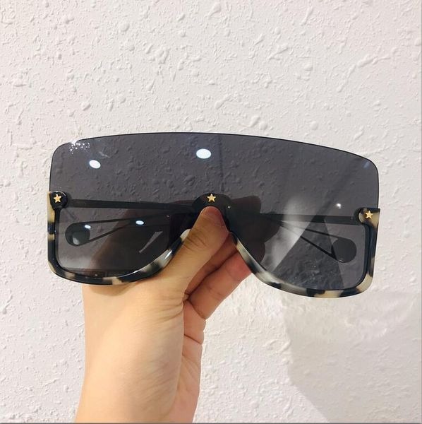 new 0540 mens sunglasses men sun glasses women sunglasses fashion style protects eyes gafas de sol lunettes de soleil with box, White;black
new 0540 mens sunglasses men sun glasses women sunglasses fashion style protects eyes gafas de sol lunettes de soleil with box, White;black