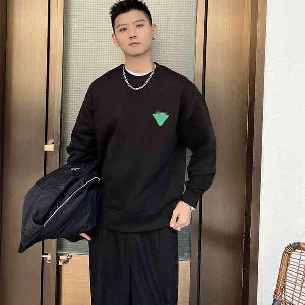 selling 2022 bottega v autumn and winter new couple classic triangle leather label leisure round neck long sleeve sweater for men women, Black
selling 2022 bottega v autumn and winter new couple classic triangle leather label leisure round neck long sleeve sweater for men women, Black