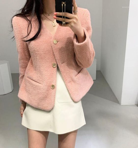 south korea's chic classic temperament v-neck single row three grain of buckle cloth short coat1, Black;brown
south korea's chic classic temperament v-neck single row three grain of buckle cloth short coat1, Black;brown