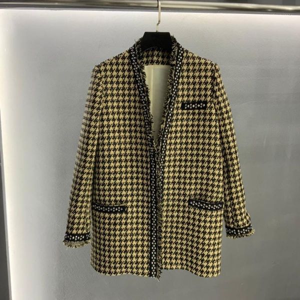 2021 new ladies high-quality fashion long-sleeved v-neck stitching tassel nail drill houndstooth woolen coat 09151, Black;brown
2021 new ladies high-quality fashion long-sleeved v-neck stitching tassel nail drill houndstooth woolen coat 09151, Black;brown