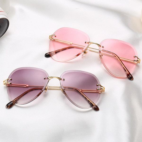 fashion new frameless sunglasses personality irregular glasses trend colorful gradient sunglasses women, White;black
fashion new frameless sunglasses personality irregular glasses trend colorful gradient sunglasses women, White;black