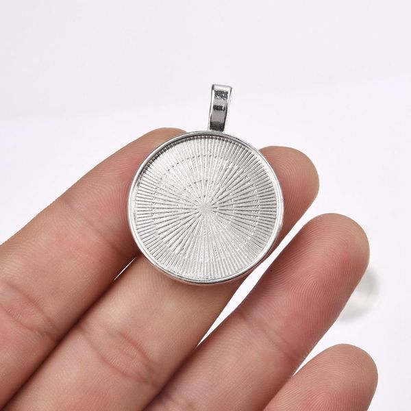 20 шт. лот кулон cabochon настройка 25 мм плоский круглый безель gem пустой база серебряный цвет ювелирные изделия diy ожерелье компоненты s, Black
20 шт. лот кулон cabochon настройка 25 мм плоский круглый безель gem пустой база серебряный цвет ювелирные изделия diy ожерелье компоненты s, Black