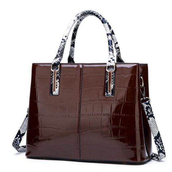 luxury crocodile leather handbag 2020 women bag designer female shoulder crossbody bag ladies tote messenger
luxury crocodile leather handbag 2020 women bag designer female shoulder crossbody bag ladies tote messenger