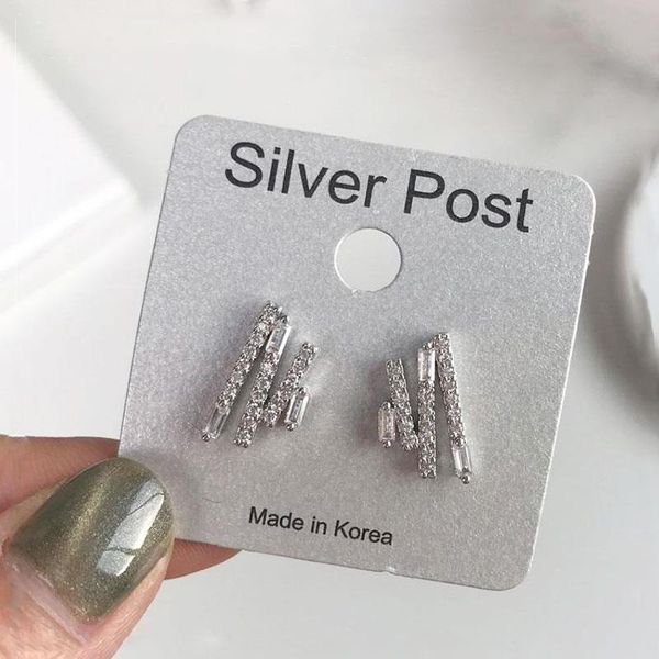 mengqiao 2020 korean tv star new shiny rhinestone irregular stud earrings for women small boucle d'oreille fashion pendientes, Golden;silver
mengqiao 2020 korean tv star new shiny rhinestone irregular stud earrings for women small boucle d'oreille fashion pendientes, Golden;silver