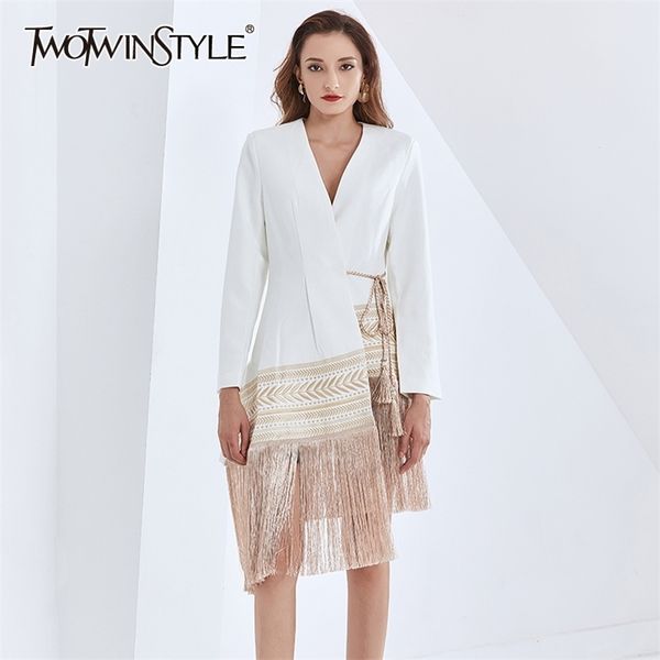 twotwinstyle indie folk blazer for women v neck long sleeve patchwork tassel lace up hit color plus size coat female 2020 style lj201214, White;black
twotwinstyle indie folk blazer for women v neck long sleeve patchwork tassel lace up hit color plus size coat female 2020 style lj201214, White;black