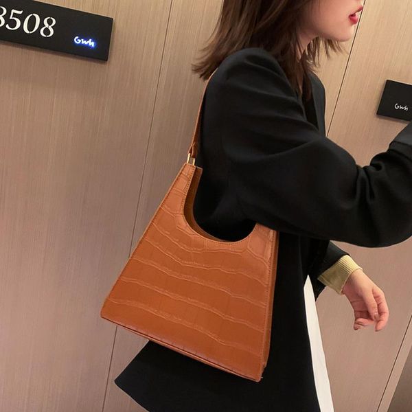 retro stone pattern women bag new shoulder bucket bag underarm handbag shopping totes office elegant ladies shoulder bags bolsa
retro stone pattern women bag new shoulder bucket bag underarm handbag shopping totes office elegant ladies shoulder bags bolsa