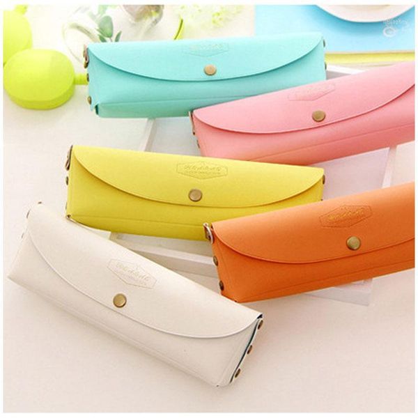 new fashion women cosmetic bag cases hasp make up pencil bag quality pvc organizer makeup case beauty bags1
new fashion women cosmetic bag cases hasp make up pencil bag quality pvc organizer makeup case beauty bags1
