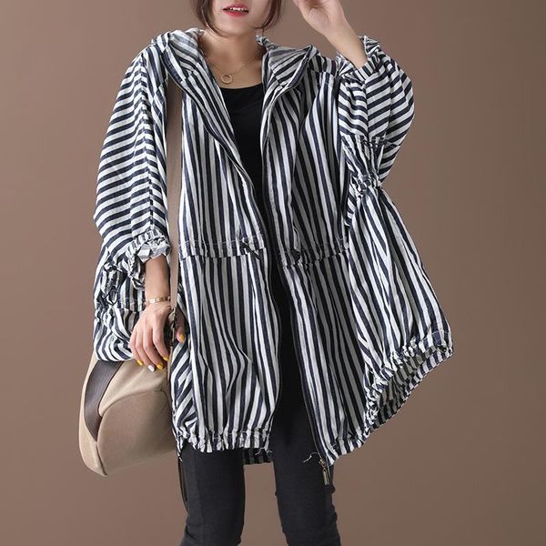 women's trench coats autumn women blue striped oversize hooded 2021 korean loose literary hood zipper windbreaker coat, Tan;black
women's trench coats autumn women blue striped oversize hooded 2021 korean loose literary hood zipper windbreaker coat, Tan;black