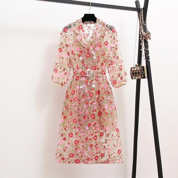 2019 new arrive runway summer flower embroidery overlay trench coat women notched lantern sleeve belt mesh long coat outerwear1, Black;brown
2019 new arrive runway summer flower embroidery overlay trench coat women notched lantern sleeve belt mesh long coat outerwear1, Black;brown