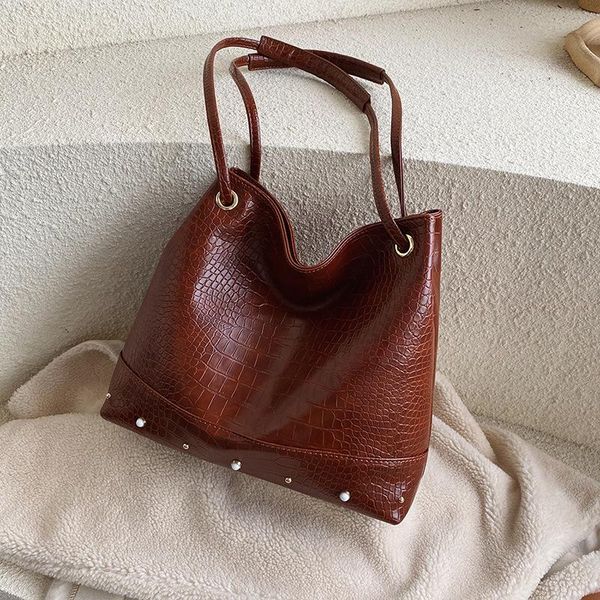crocodile pattern crossbody shoulder bags women handbag small bag pu leather female rivet hand bag ladies designer evening bags
crocodile pattern crossbody shoulder bags women handbag small bag pu leather female rivet hand bag ladies designer evening bags