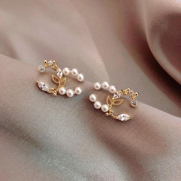 sjdi-310 for women small fragrance petals pearl crystal stud earrings women fashion jewelry wholesale, Golden;silver
sjdi-310 for women small fragrance petals pearl crystal stud earrings women fashion jewelry wholesale, Golden;silver