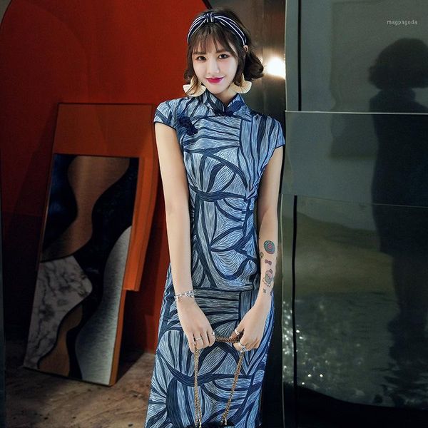 women traditional dresses printing elastic qipao new short cheongsam women stage show print flower short qipao dresses1, Red
women traditional dresses printing elastic qipao new short cheongsam women stage show print flower short qipao dresses1, Red