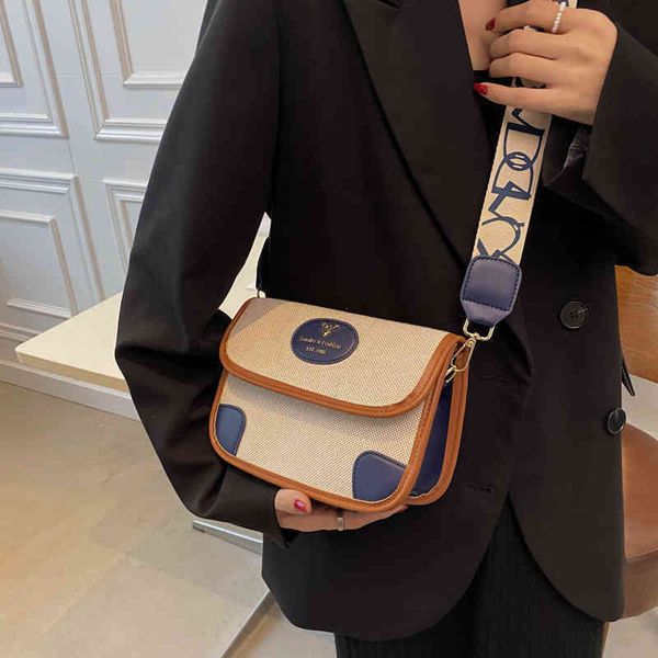 2022 factory wholesale new simple canvas women's autumn one small square popular wide shoulder belt solid color messenger bag 3e0a
2022 factory wholesale new simple canvas women's autumn one small square popular wide shoulder belt solid color messenger bag 3e0a