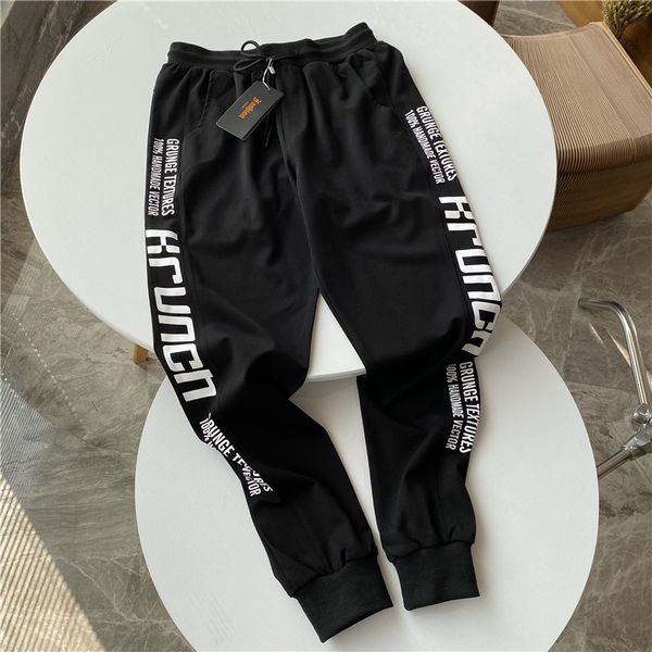 bulky tail remnant composite fabric side foam printing early autumn elastic waist closing pants for men
bulky tail remnant composite fabric side foam printing early autumn elastic waist closing pants for men