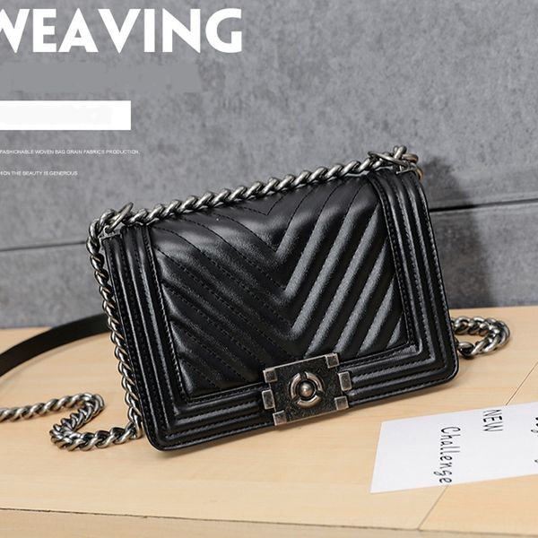 2020 new v-shaped rhombic shoulder bagchain bag temperament single shoulder messenger fashionable women's bag zezbv
2020 new v-shaped rhombic shoulder bagchain bag temperament single shoulder messenger fashionable women's bag zezbv
