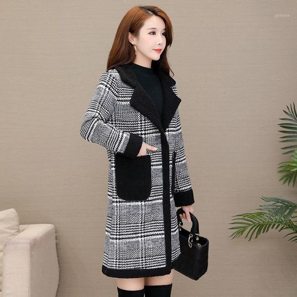 autumn winter coat women wool jacket coats laides casual plaid blend woolen outerwear 2021 clothing1, Black
autumn winter coat women wool jacket coats laides casual plaid blend woolen outerwear 2021 clothing1, Black