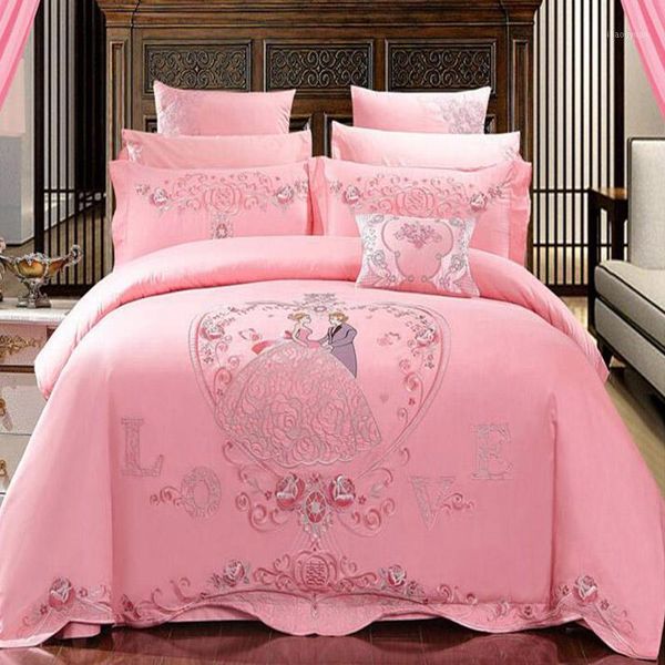 pink color wedding kit luxury embroidered duvet cover set high level wedding bedding set 6pcs/7pcs/8pcs/10pcs kit
pink color wedding kit luxury embroidered duvet cover set high level wedding bedding set 6pcs/7pcs/8pcs/10pcs kit