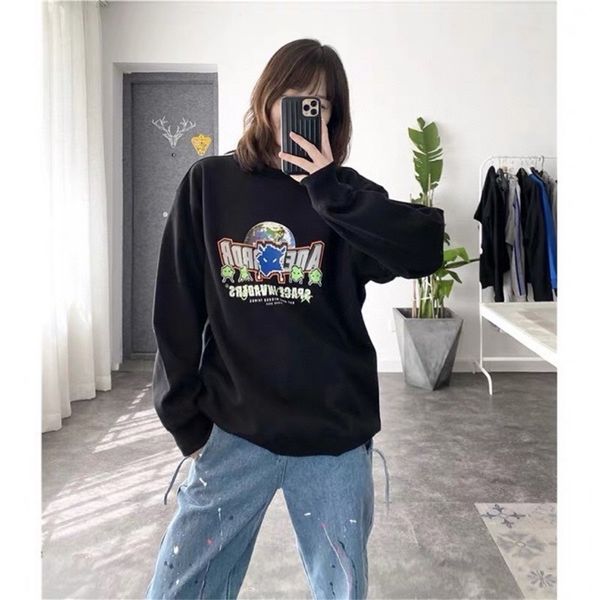 autumn and winter 2020 ader korean pullover long sleeve round neck urban leisure cartoon cartoon all cotton couple's sweater, Black;green
autumn and winter 2020 ader korean pullover long sleeve round neck urban leisure cartoon cartoon all cotton couple's sweater, Black;green