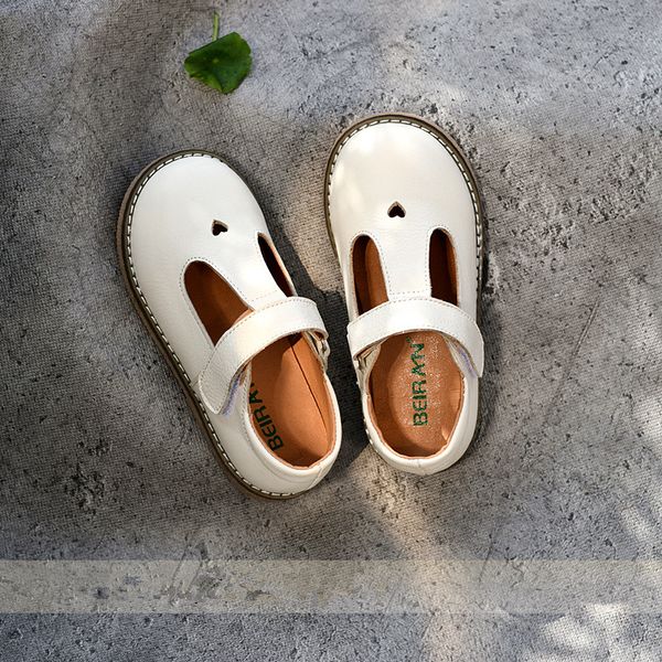 genuine leather children casual summer hollow girls beach kids flat heart-shaped princess shoes, Black;red
genuine leather children casual summer hollow girls beach kids flat heart-shaped princess shoes, Black;red