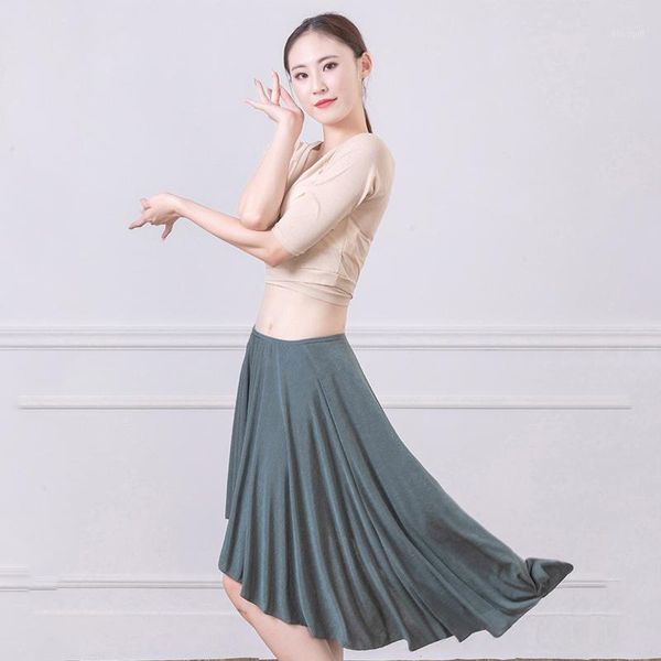 2020 new modern dance costumes female belly dance practice clothing oriental dress for women carnival costume1, Black;red
2020 new modern dance costumes female belly dance practice clothing oriental dress for women carnival costume1, Black;red