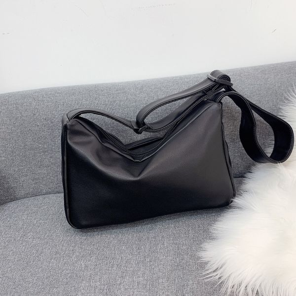 qiaoge autumn winter 2019 crossbody large capacity women's fashion korean shoulder postman package postman packagebag pure color women
qiaoge autumn winter 2019 crossbody large capacity women's fashion korean shoulder postman package postman packagebag pure color women