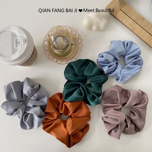 satin hair ins fat sausage ring wine red silk large intestine circle korean simple female headdress
satin hair ins fat sausage ring wine red silk large intestine circle korean simple female headdress