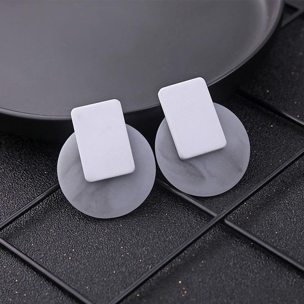 tortoiseshell brincos hit color earring women square round earring geometry acrylic earrings for women charm jewelry white black, Silver
tortoiseshell brincos hit color earring women square round earring geometry acrylic earrings for women charm jewelry white black, Silver