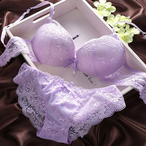 a women's bra, underwear, underwear, underwear with earrings, lace, Black;white
a women's bra, underwear, underwear, underwear with earrings, lace, Black;white