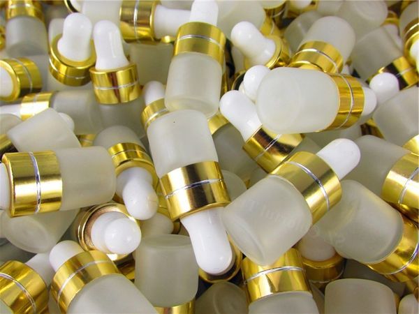 1ml 2ml 3ml 5ml perfume essential oil bottles frosted glass dropper bottle jars vials with pipette for cosmetic
1ml 2ml 3ml 5ml perfume essential oil bottles frosted glass dropper bottle jars vials with pipette for cosmetic