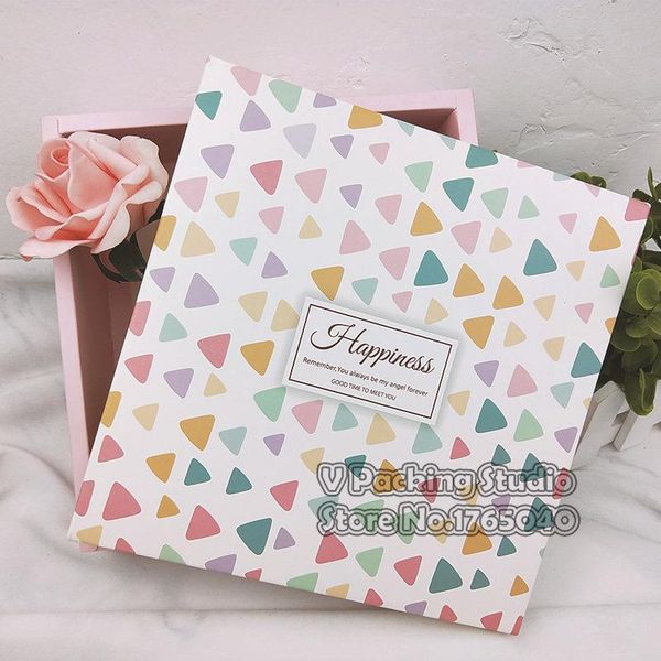 gift wrap 20*20*6.5cm dot pattern box. mooncake candy biscuit box,party wedding favors giveaway toy boxes 50pcs/lot
gift wrap 20*20*6.5cm dot pattern box. mooncake candy biscuit box,party wedding favors giveaway toy boxes 50pcs/lot
