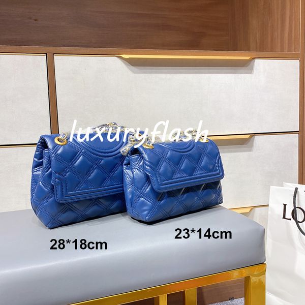 2021 designers leather small square camera bag with golden hardware europe and america fashion ladies shoulder bags beautiful blue gift
2021 designers leather small square camera bag with golden hardware europe and america fashion ladies shoulder bags beautiful blue gift