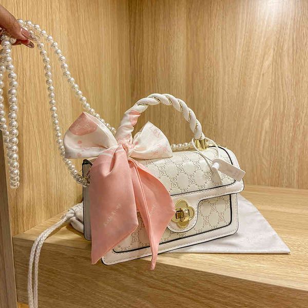 2022 factory wholesale bag fashion chain summer embossed pink small square portable messenger bag female
2022 factory wholesale bag fashion chain summer embossed pink small square portable messenger bag female