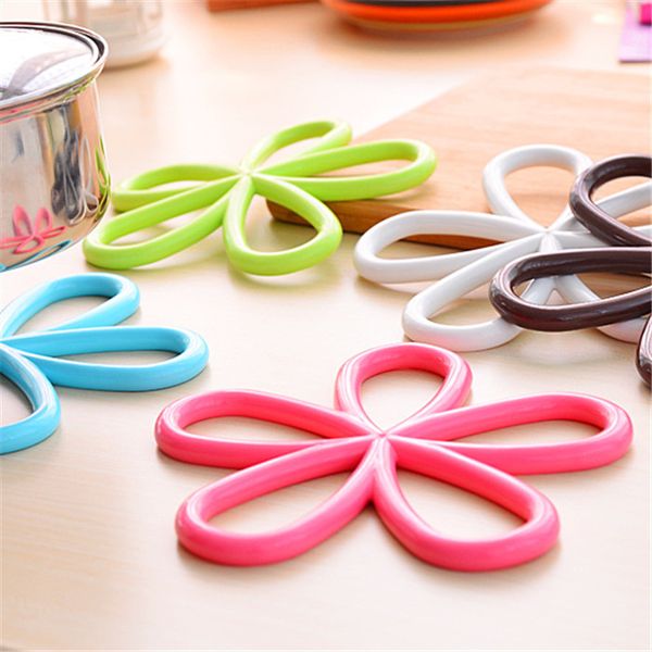 plum blossom shaped анти обжигающего теплоизоляция pad кухонный стол mat desktop изоляция pad non-slip placemat dhl free
plum blossom shaped анти обжигающего теплоизоляция pad кухонный стол mat desktop изоляция pad non-slip placemat dhl free