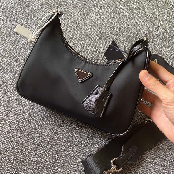 selling women's handbag messenger wallet ladies retro nylon three-in-one designer shoulder bag hobo 2021 fashion duffel bag
selling women's handbag messenger wallet ladies retro nylon three-in-one designer shoulder bag hobo 2021 fashion duffel bag