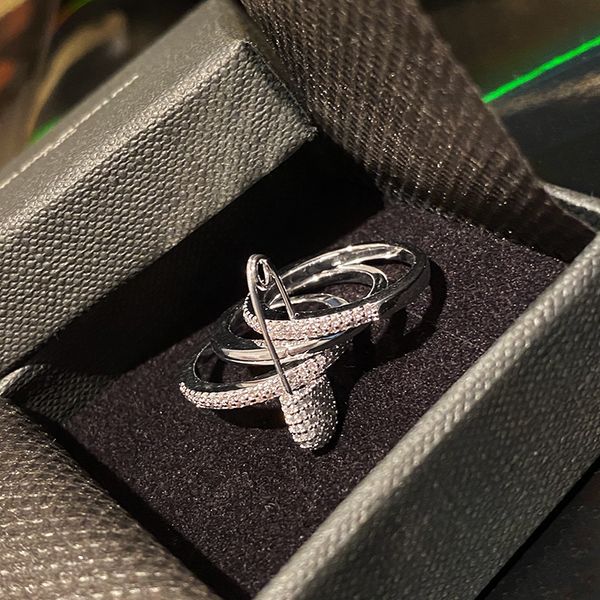 merry christmas to youthree-ring ring female masu with diamond clip detachable index finger smart disco dancing, Silver
merry christmas to youthree-ring ring female masu with diamond clip detachable index finger smart disco dancing, Silver