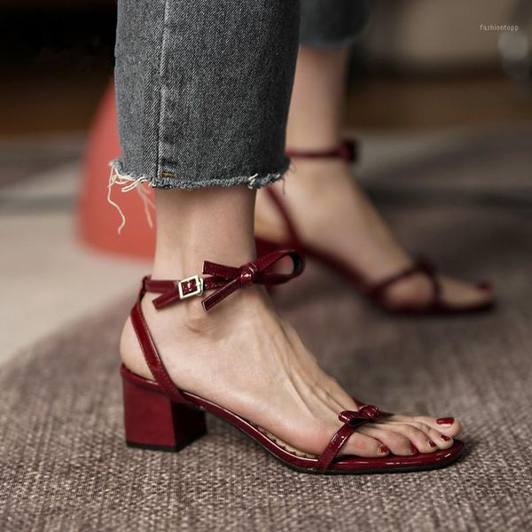 sandals 2021 brand design square toe patent leather women butterfly-knot mid heels dress high wine red casual roman shoes1, Black
sandals 2021 brand design square toe patent leather women butterfly-knot mid heels dress high wine red casual roman shoes1, Black