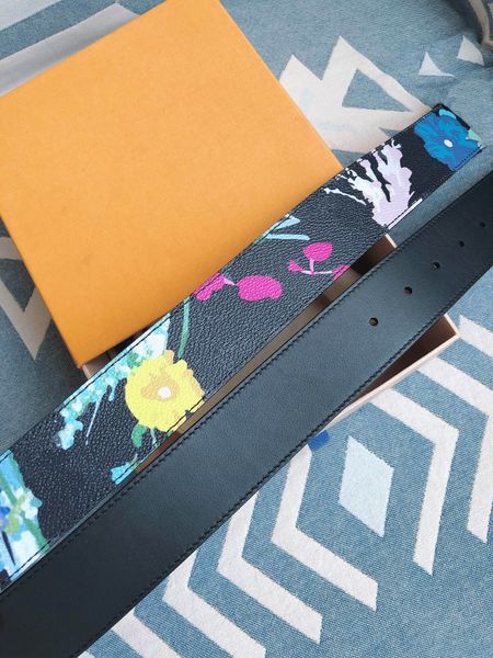 new flower graffiti genuinle leather men belt with box fashion black reversible buckle men belts men designers belts mp242u, Black;brown
new flower graffiti genuinle leather men belt with box fashion black reversible buckle men belts men designers belts mp242u, Black;brown