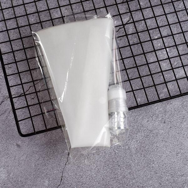 icing piping cream pastry bag tpu silicone popular squeeze bags selling with blue white colors creative 2bc j1
icing piping cream pastry bag tpu silicone popular squeeze bags selling with blue white colors creative 2bc j1