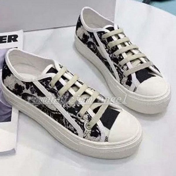 design dame flat freizeitschuhe leder plattform sneaker briefe schnurung luxus frau schuhe schone mode neue manner bedruckte schuhe grobe 35, Black;red
design dame flat freizeitschuhe leder plattform sneaker briefe schnurung luxus frau schuhe schone mode neue manner bedruckte schuhe grobe 35, Black;red