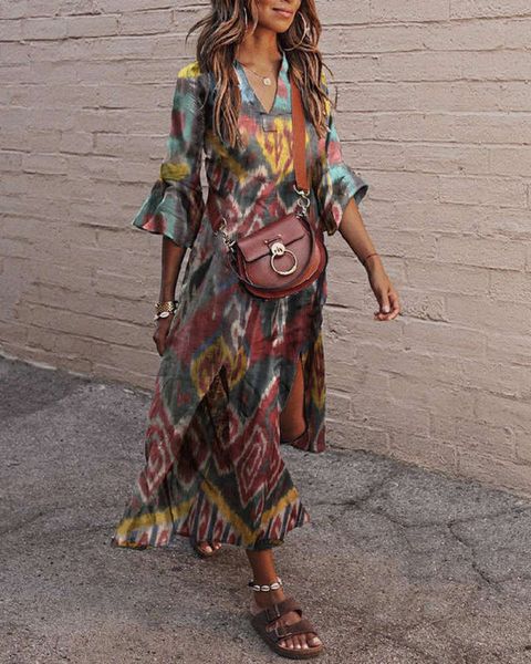 2020 new women's national style autumn v-neck flared sleeve print medium length split dress for women, Black;gray
2020 new women's national style autumn v-neck flared sleeve print medium length split dress for women, Black;gray