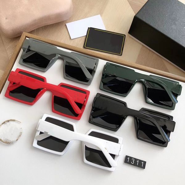 2021 sunglasses for women popular fashion goggle designer uv protection cat eye frame come with package share t, White;black
2021 sunglasses for women popular fashion goggle designer uv protection cat eye frame come with package share t, White;black