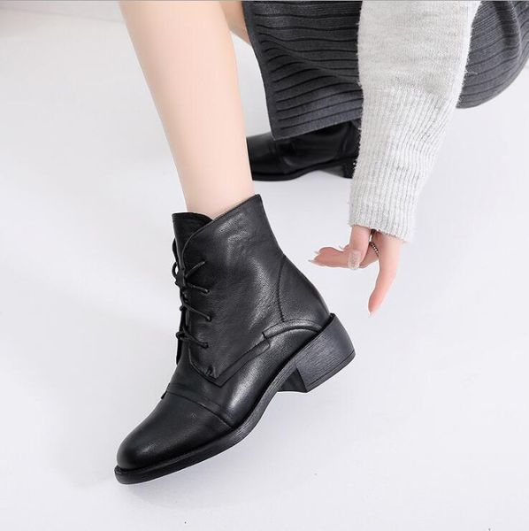2020 autumn and winter new warm cotton boots layer leather casual short boots casual boots, Black
2020 autumn and winter new warm cotton boots layer leather casual short boots casual boots, Black