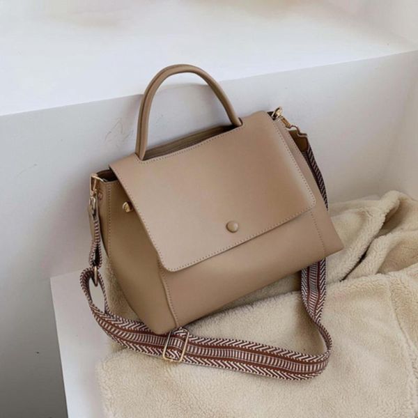 shoulder bags pu leather crossbody bag for women 2021 winter solid color messenger lady chain travel small handbag
shoulder bags pu leather crossbody bag for women 2021 winter solid color messenger lady chain travel small handbag